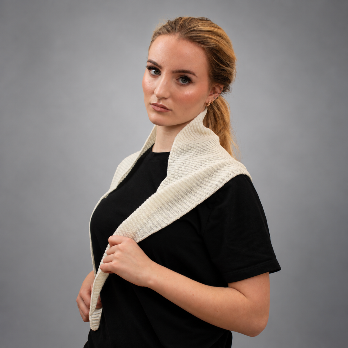 100% Cashmere Ribbed Triangle Scarf - Cream