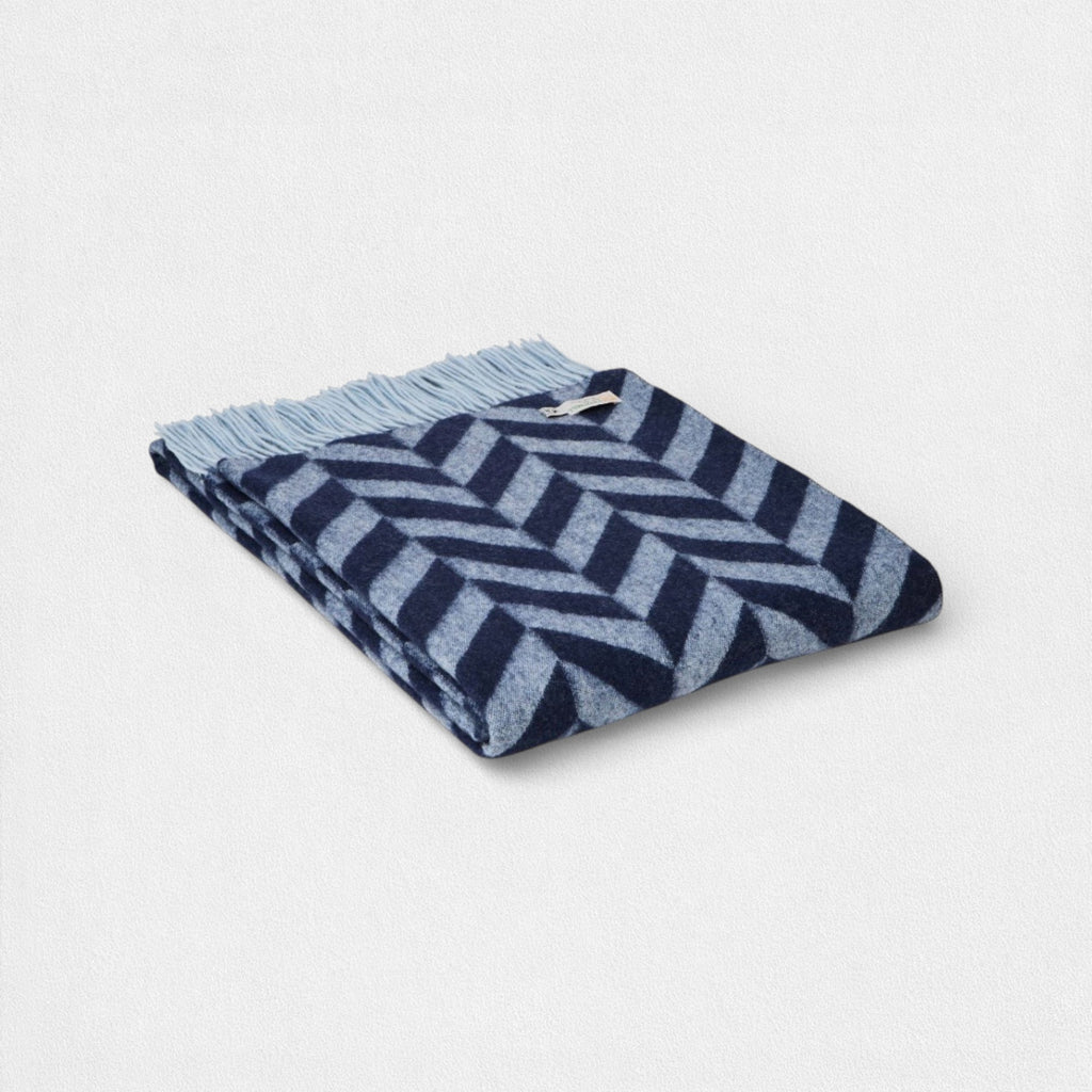 100% Lambswool Chunky Herringbone Blanket - Navy & Powder Blue