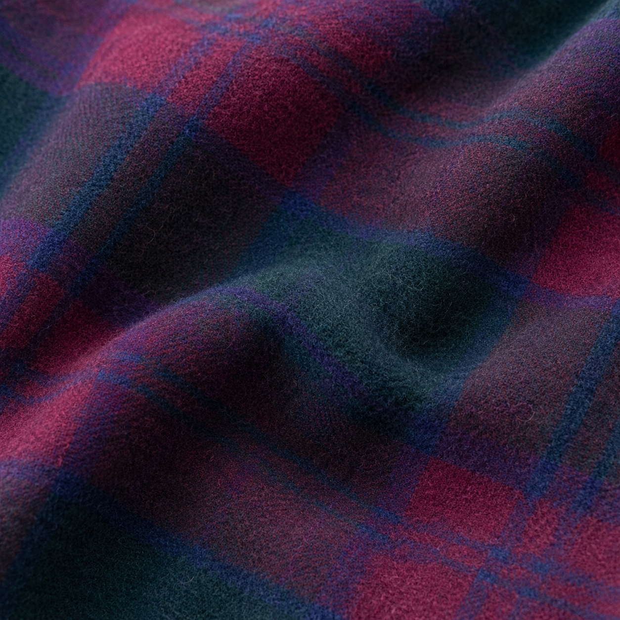 Lindsay - 100% Recycled Wool Tartan Knee Blanket